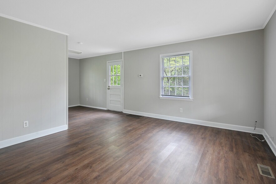 More Photos Of 817 Ridge Rd, Fayetteville Apartments For Sale