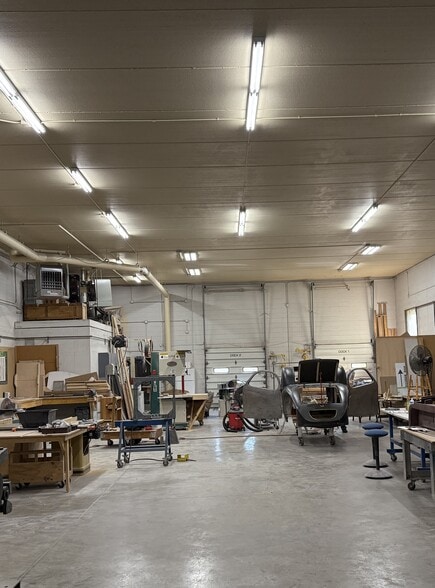 More Photos Of 19235 84th St, Bristol Warehouse For Sale