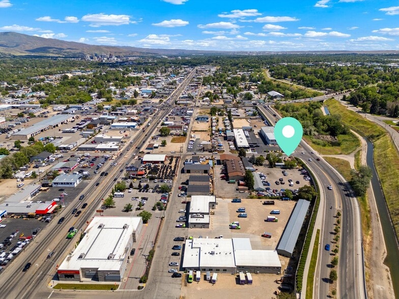 More Photos Of 114 W 43rd St, Garden City Warehouse For Sale