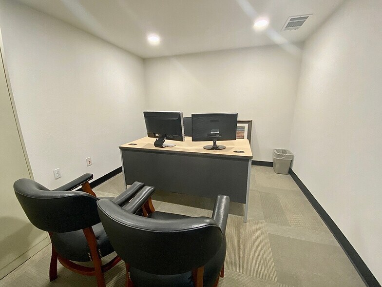 More Photos Of 622 Jackson St, Fairfield Office For Sale