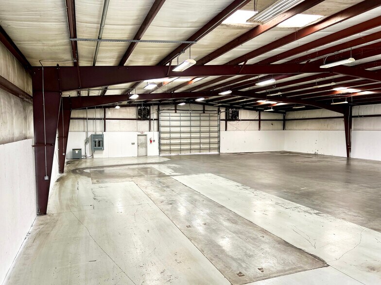 More Photos Of 1207 Butler St, Oxford Warehouse For Sale