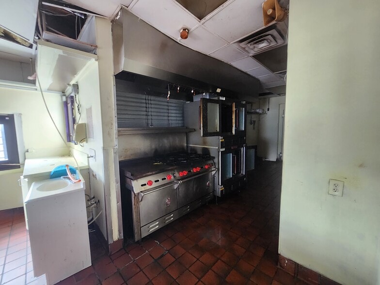 More Photos Of 7473 N Shepherd Dr, Houston Land For Lease