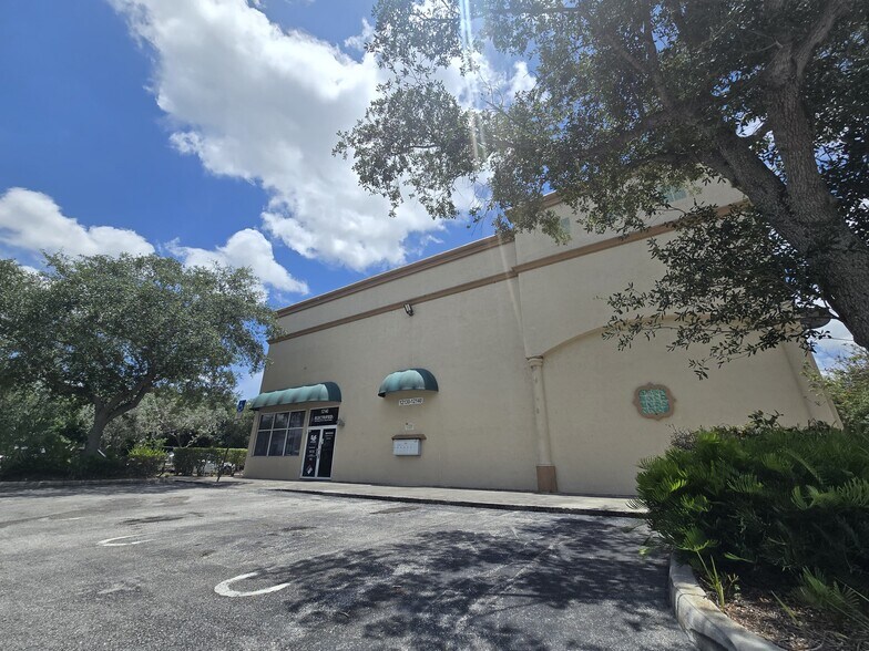 More Photos Of 12140 Wiles Rd, Coral Springs Light Manufacturing For Sale