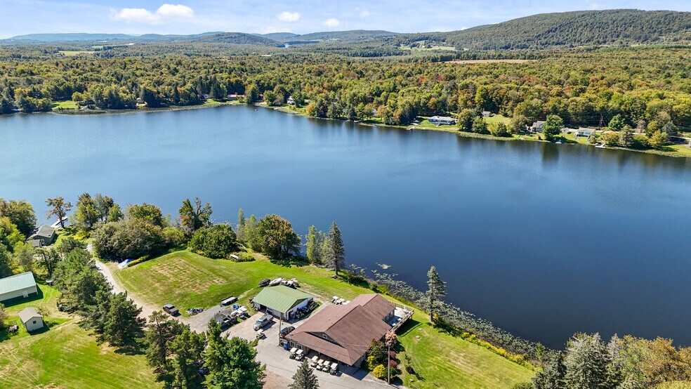 More Photos Of 60 Lake Lorain Rd, Poyntelle Restaurant For Sale