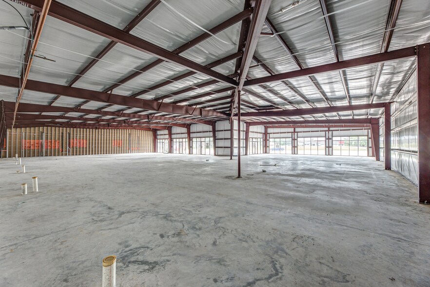 More Photos Of 12723 Cutten Rd, Houston Unknown For Lease