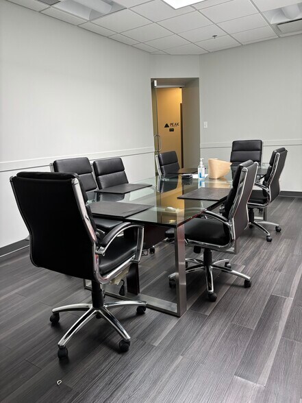 More Photos Of 1090 Rue de l'Église, Montréal Loft Creative Space For Lease