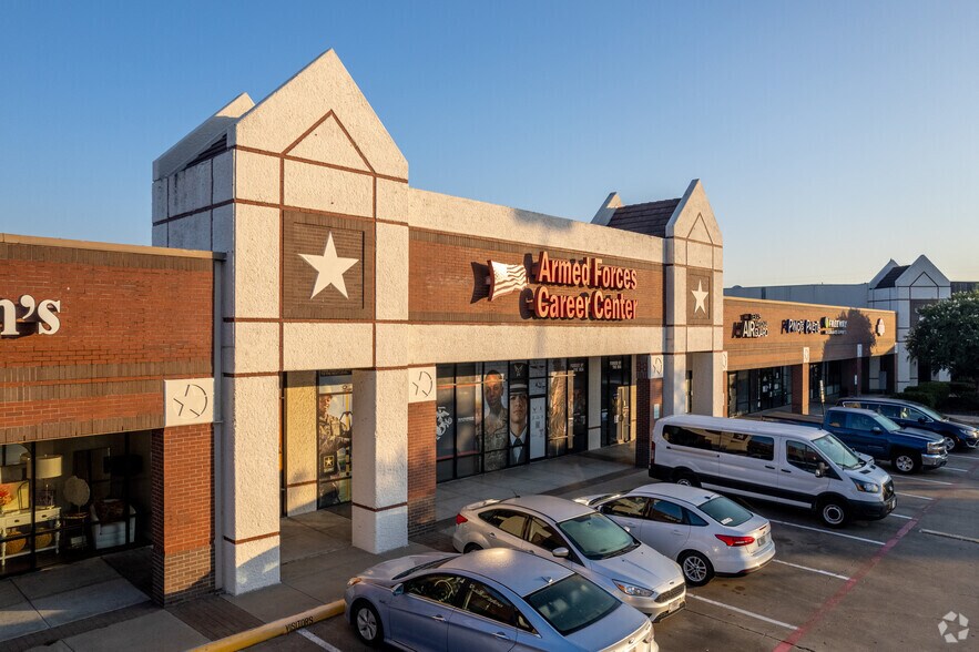 More Photos Of 1020-1030 W NASA Rd 1, Webster Unknown For Lease