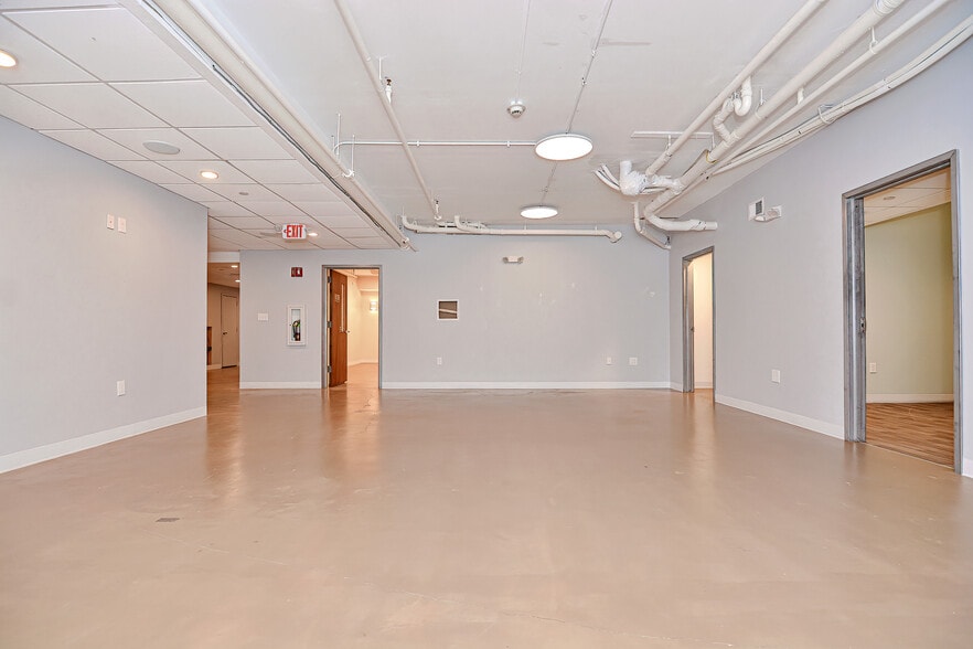 More Photos Of 24-28 High St, Medford Apartments For Lease