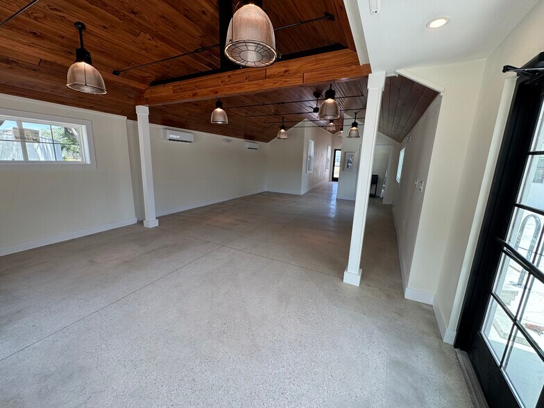 More Photos Of 514 1st Ave SW, Largo Office For Lease