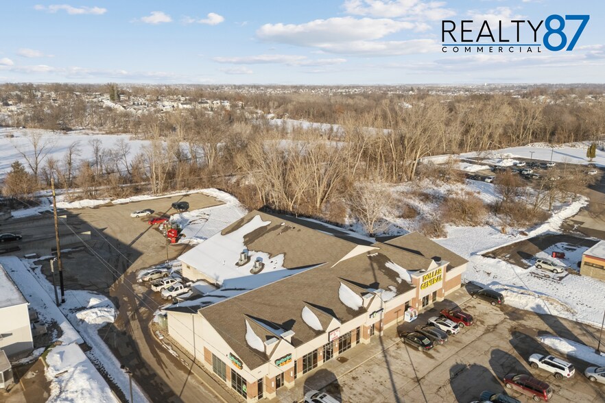 More Photos Of 266 Blairs Ferry Rd NE, Cedar Rapids Storefront For Sale