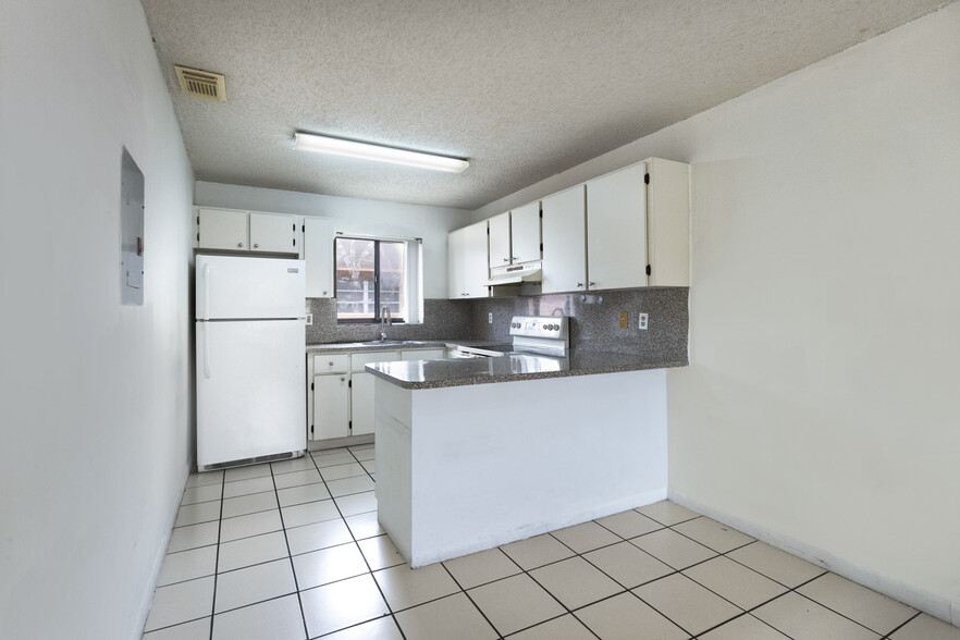 More Photos Of 6305 W 22nd Ct, Hialeah Apartments For Sale