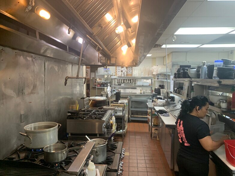 More Photos Of 165 E Boardwalk Dr, Fort Collins Restaurant For Sale