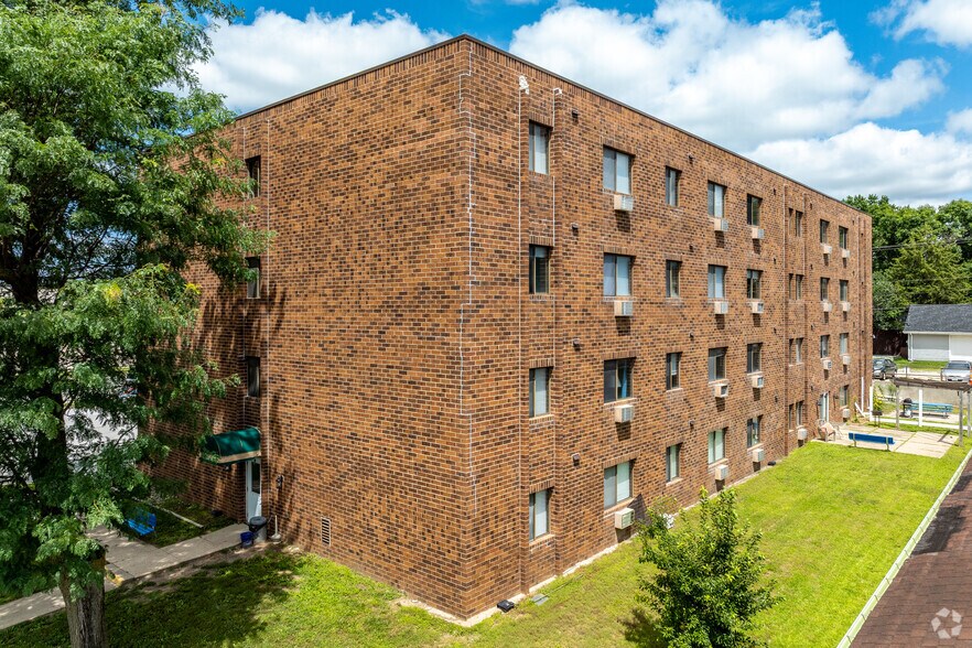 More Photos Of 1104 8th St, Boone Apartments For Sale