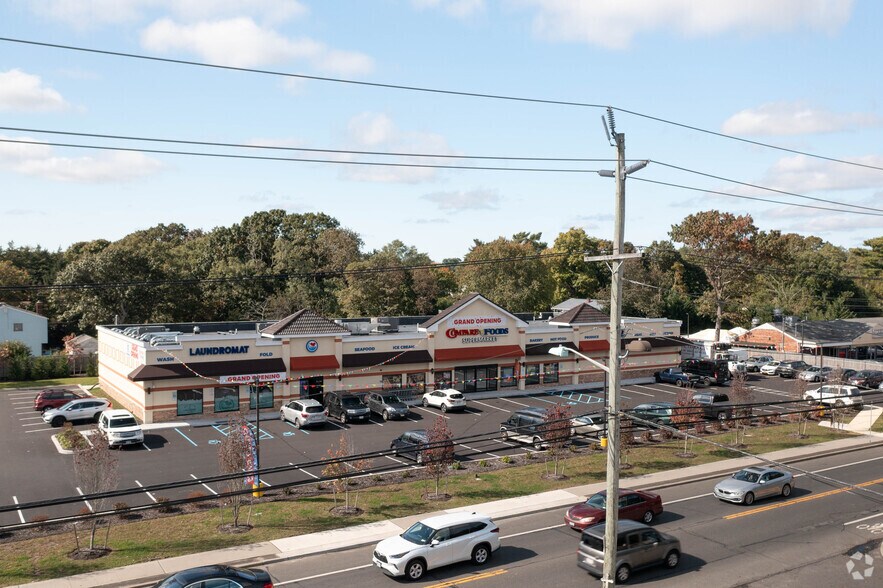 More Photos Of 1070 Islip Ave, Brentwood General Retail For Lease