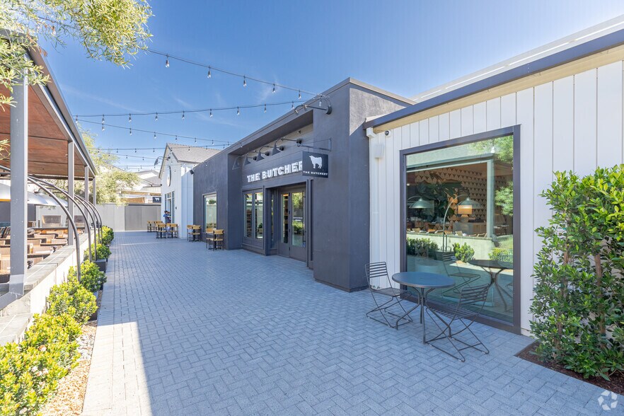 More Photos Of El Camino Real @ Del Mar Heights Road @ Del Mar Heights Road, San Diego Unknown For Lease