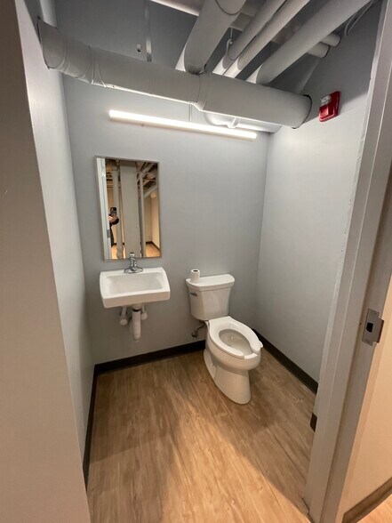 More Photos Of 1962 Beacon St, Brighton Apartments For Lease