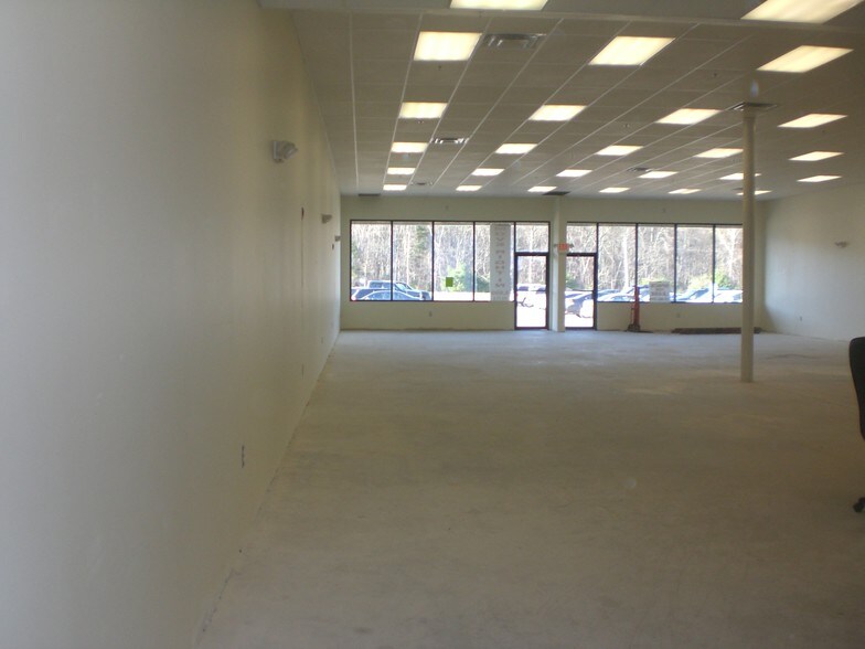 More Photos Of 799 S Main St, Bellingham Unknown For Lease