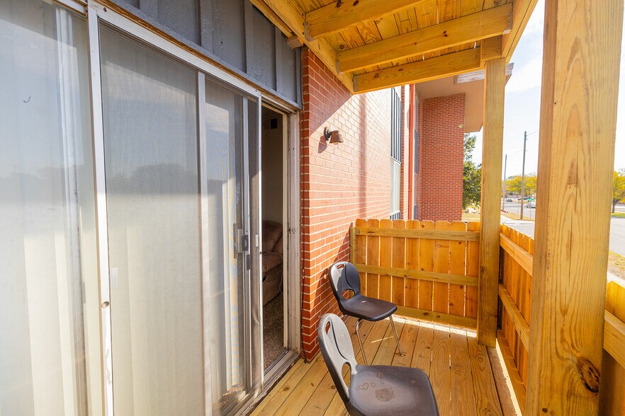 More Photos Of 2520 E Lincoln St, Wichita Apartments For Sale