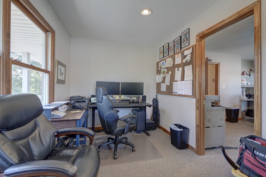 More Photos Of 2704 Lake Monticello Rd, Palmyra Office For Sale