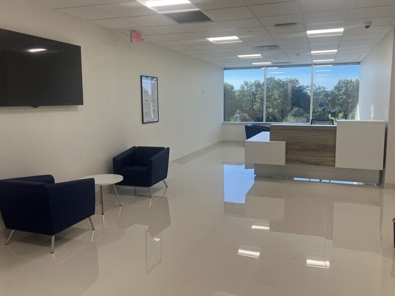 More Photos Of 50 Jericho Quadrangle, Jericho Office For Lease