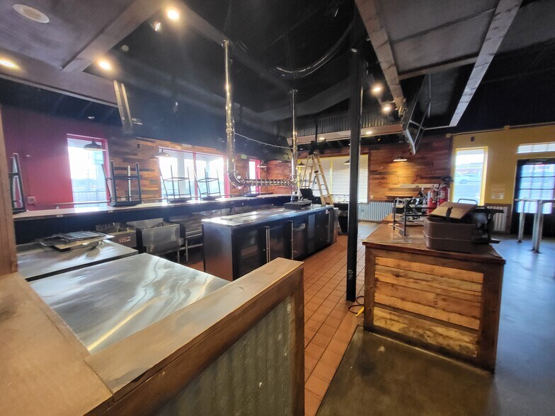 More Photos Of 3607 S Range Line Rd, Joplin Restaurant For Lease