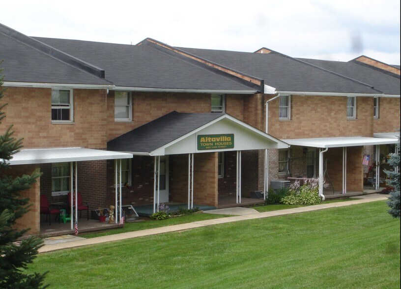 Primary Photo Of 880 Cain St, East Liverpool Apartments For Sale
