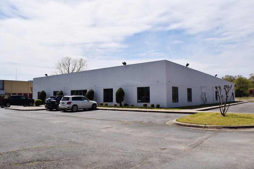 Primary Photo Of 2100 Brookwood Dr, Little Rock Office For Lease
