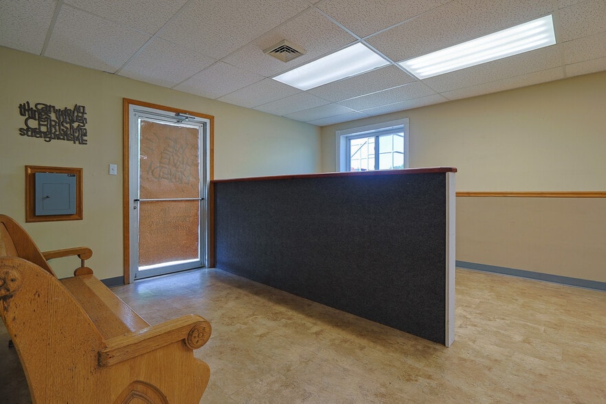 More Photos Of 315 N Main St, Brownstown Office For Sale