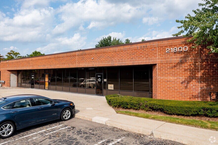 More Photos Of 21455 Melrose Ave, Southfield Unknown For Lease