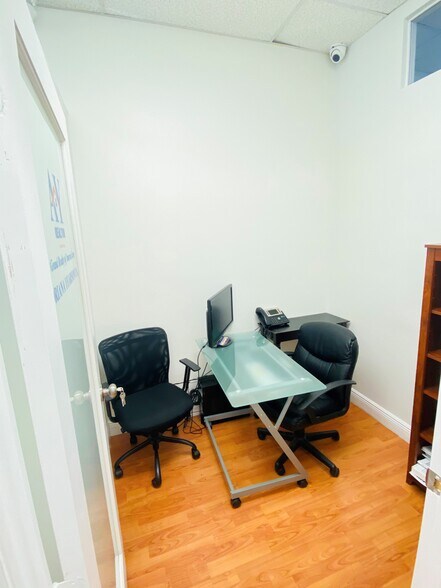 More Photos Of 19300 W Dixie Hwy, Miami Office For Lease