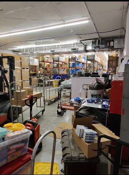More Photos Of 770 Rockaway Pky, Brooklyn Service For Sale