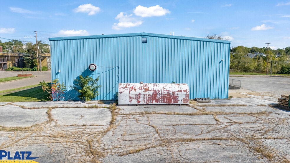 947 W Rayen Ave, Youngstown, OH 44502 Warehouse For Sale