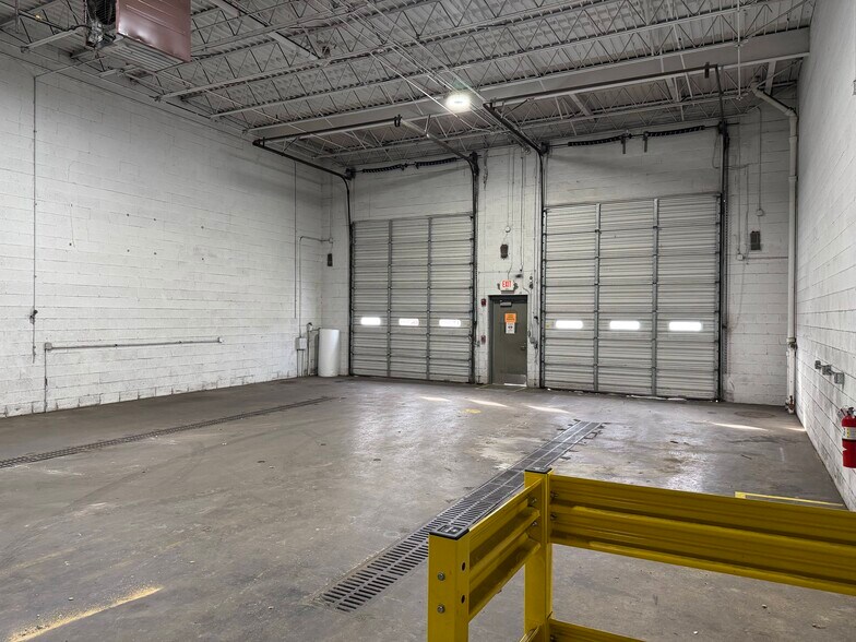 More Photos Of 26801 Fargo Ave, Bedford Heights Warehouse For Lease