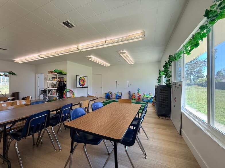 More Photos Of 625 N Eucalyptus Ave, Rialto Religious Facility For Lease