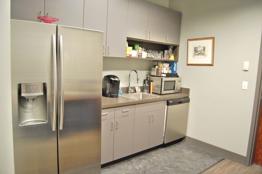 More Photos Of 201 W Main St, Chattanooga Office Residential For Sale