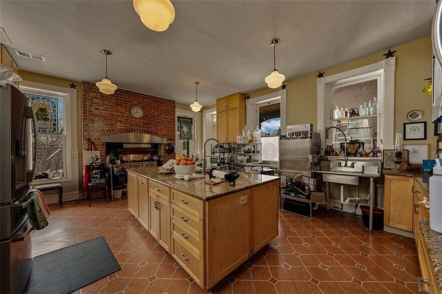 More Photos Of 809 Hall St, Saint Joseph Hospitality For Sale