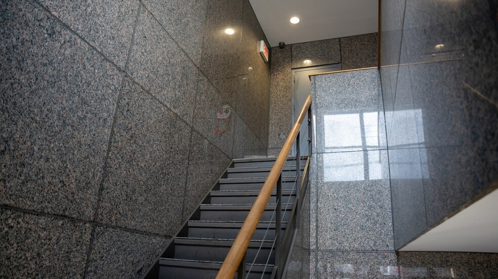 More Photos Of 230-234 S 5th Ave, Mount Vernon Light Distribution For Lease