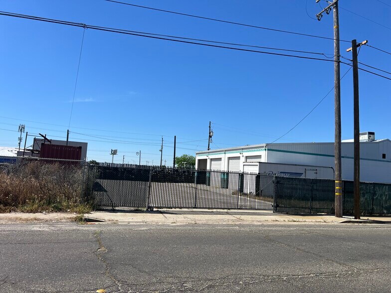 More Photos Of 1040 High St, Atwater Auto Repair For Lease