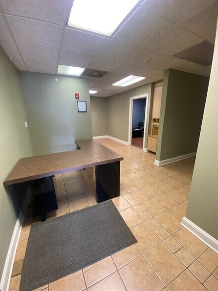 More Photos Of 9100 Ogden Ave, Brookfield Office For Lease