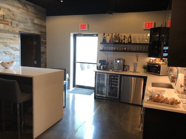 More Photos Of 2265-2279 Cole St, Birmingham Showroom For Lease