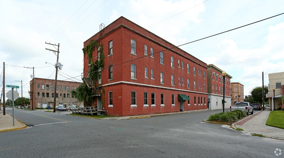 More Photos Of 200-230 N Marion Ave, Lake City Apartments For Lease