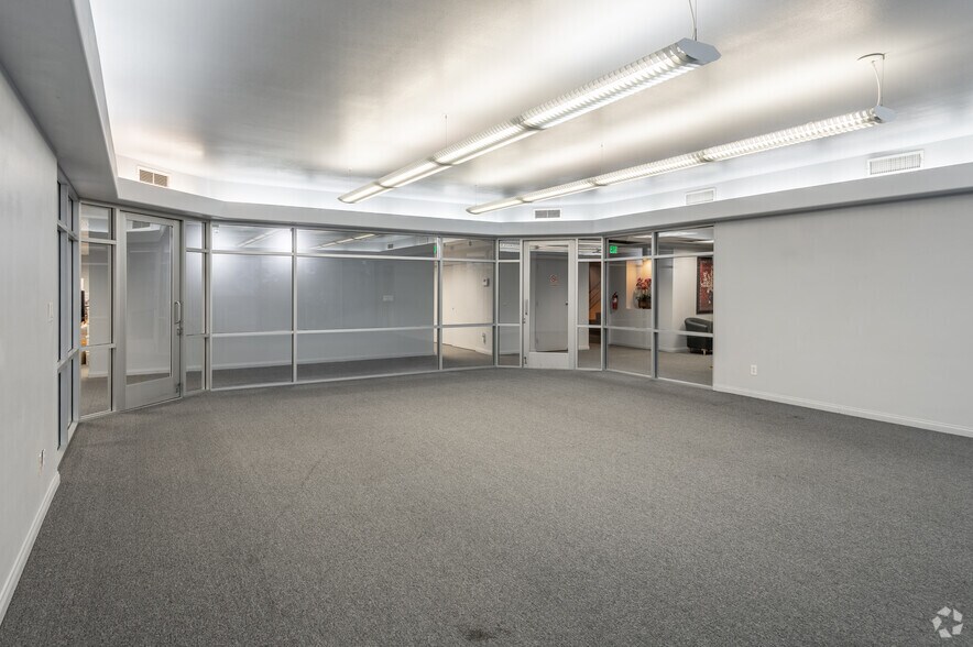 More Photos Of 2020 N Broadway, Santa Ana Office For Sale