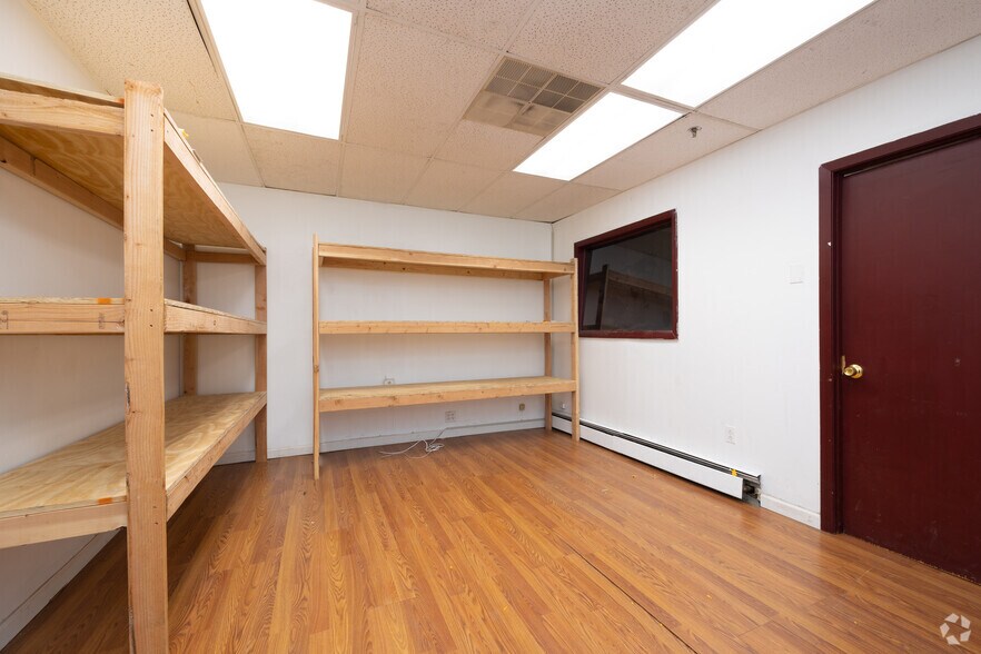 More Photos Of 163 Shaw Ave, Irvington Warehouse For Lease