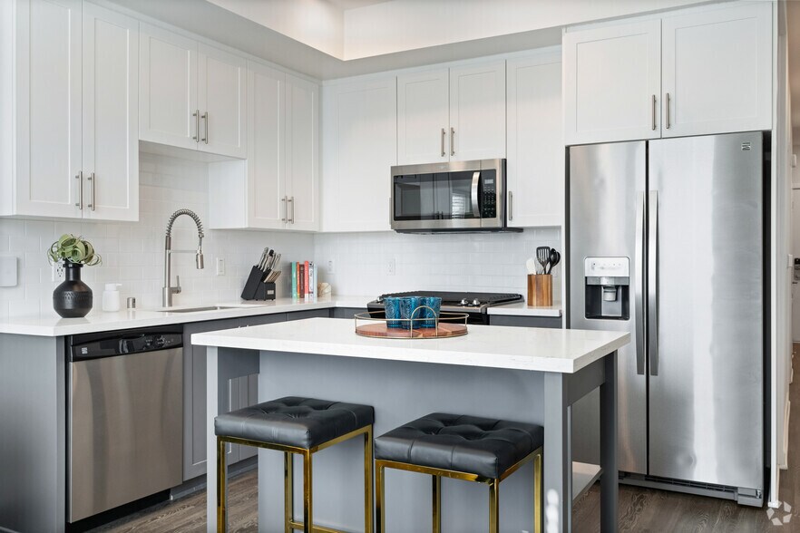 More Photos Of 5901-5921 Center Dr, Los Angeles Apartments For Lease