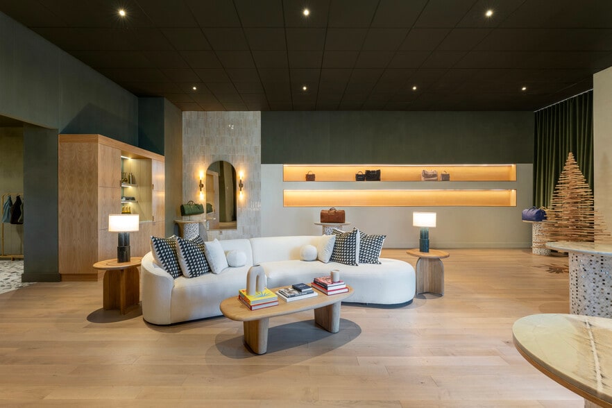 More Photos Of 301 Altara Ave, Coral Gables Apartments For Sale