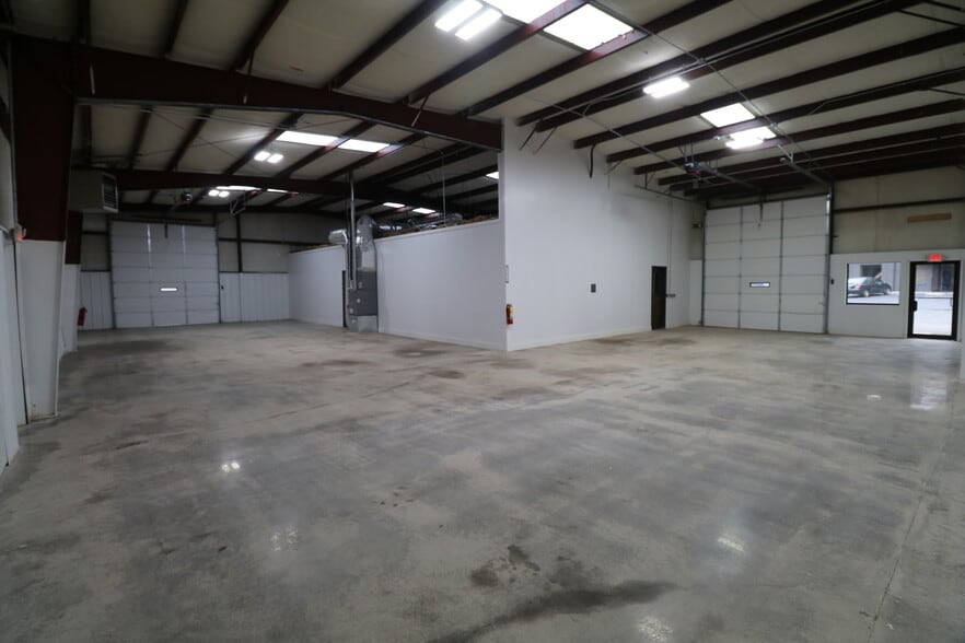 More Photos Of 76 Bay Creek Rd, Loganville Warehouse For Lease