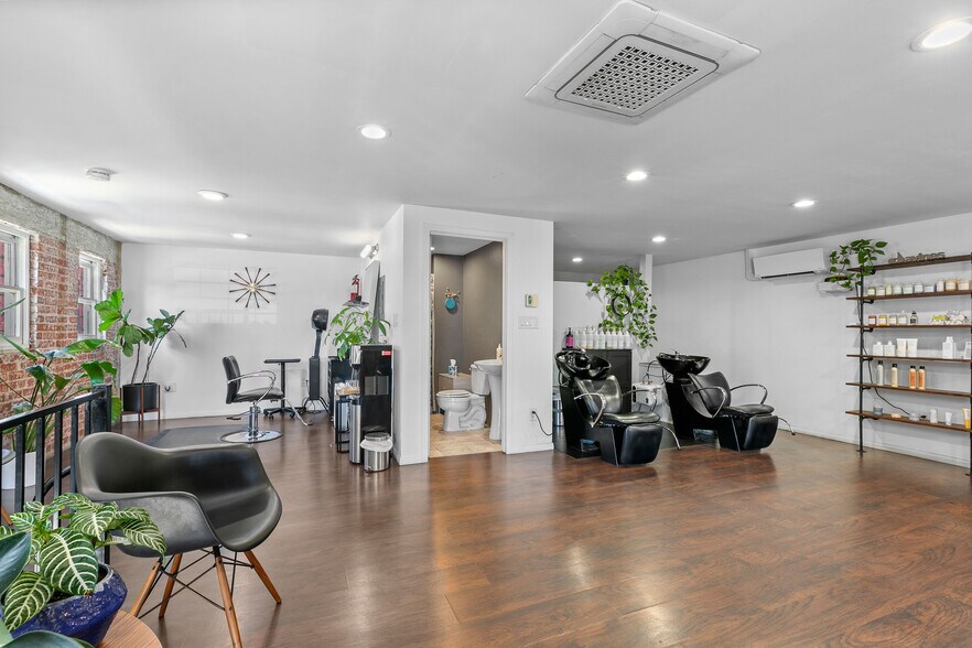 More Photos Of 5701 Figueroa St, Los Angeles Storefront For Sale