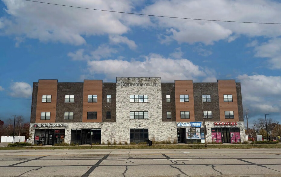 Primary Photo Of 1420 1st Ave NE, Cedar Rapids Apartments For Lease