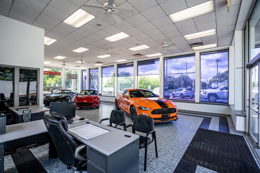 More Photos Of 5110 75th St, Kenosha Auto Dealership For Sale