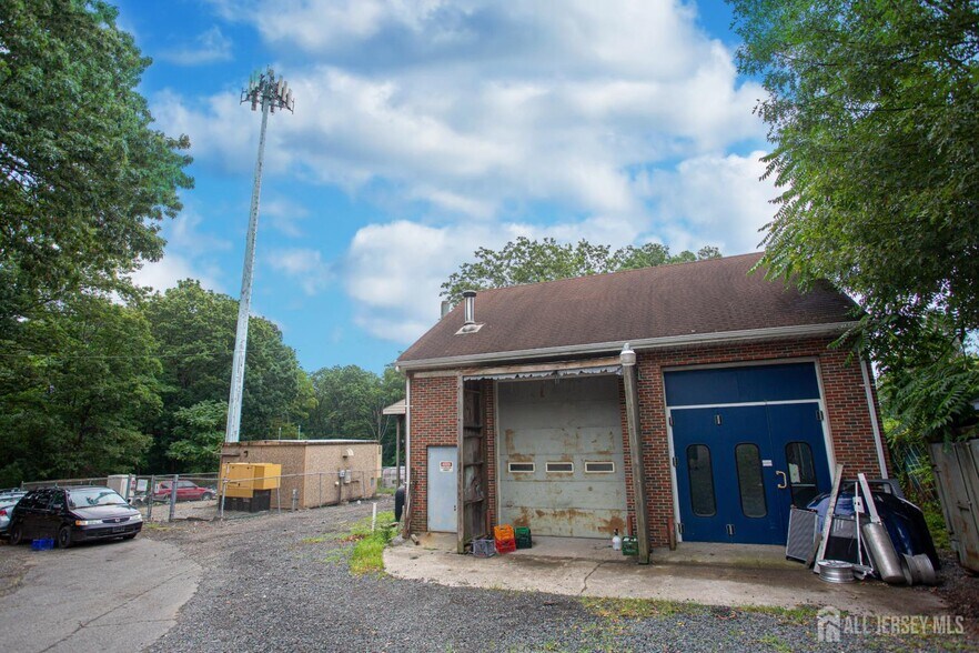 More Photos Of 2070-2078 State Route 35, South Amboy, NJ 08879, South Amboy Auto Repair For Lease